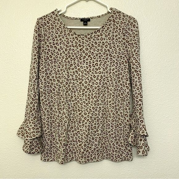 Ann Taylor Factory leopard print knit blouse top ruffled 3/4 sleeves crew neck M - Picture 1 of 9